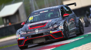 Michele Imberti (Elite Motorsport, Volkswagen Golf GTI TCR DSG #19)