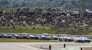 nascar44_0409