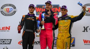 nascar44_2110
